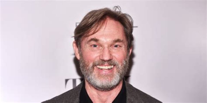Unraveling the Mystery: Did Richard Thomas Have a Leg Amputated?